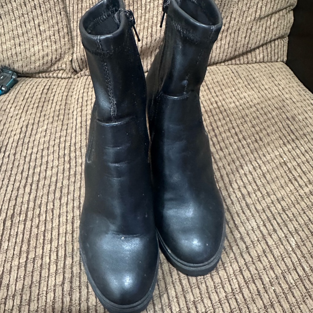 Steve Madden Black Ankle Booties with Classic Design